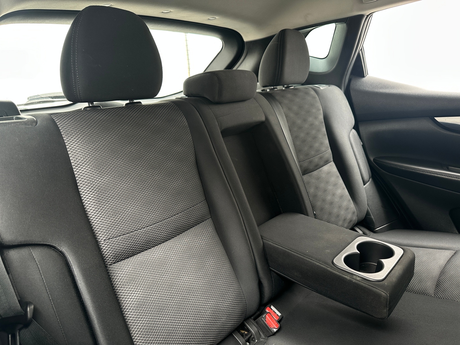 Thumbnail: 2021 Nissan Rogue Sport - 6