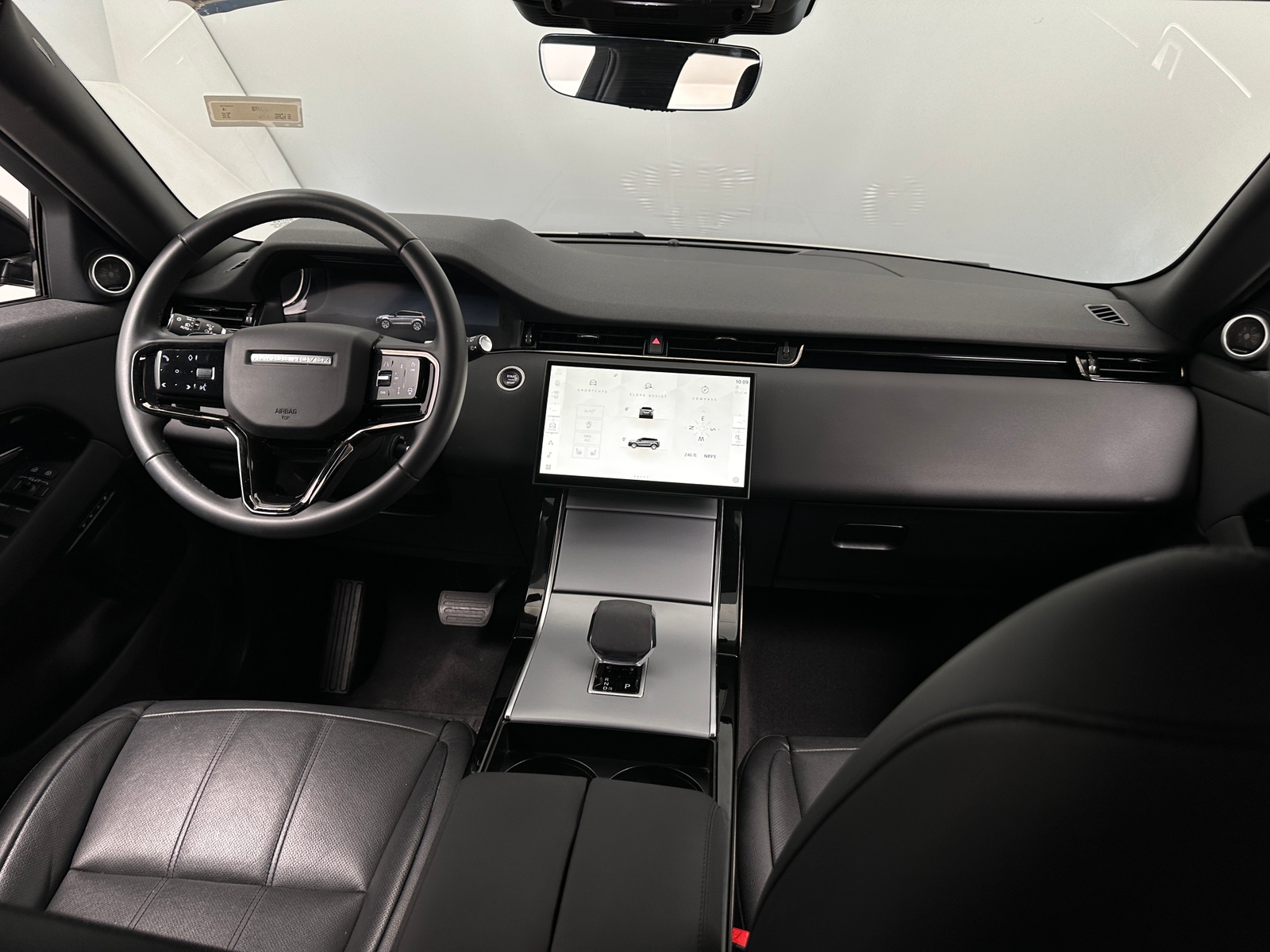 Thumbnail: 2024 Land Rover Range Rover Evoque - 2