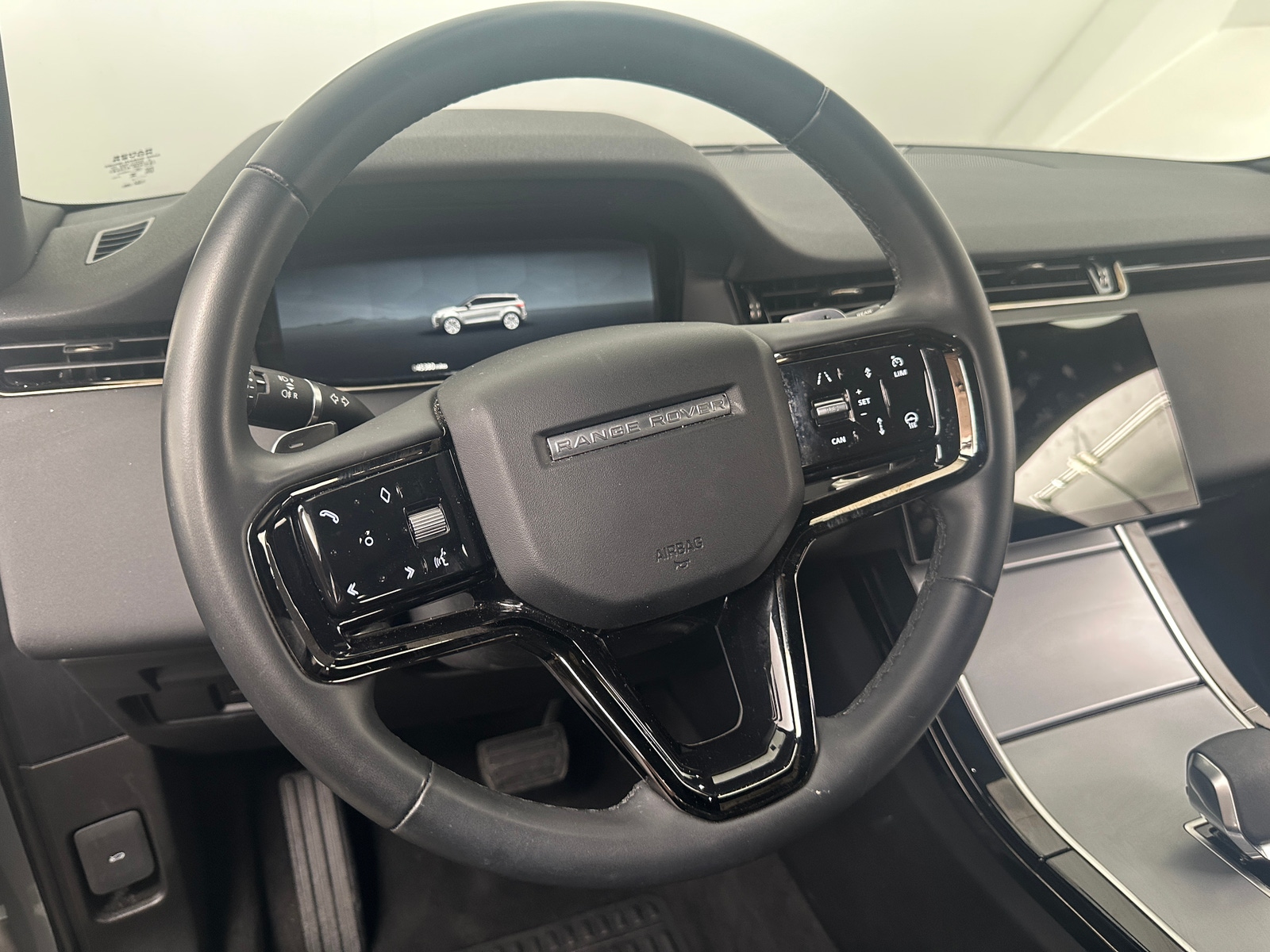 Thumbnail: 2024 Land Rover Range Rover Evoque - 4