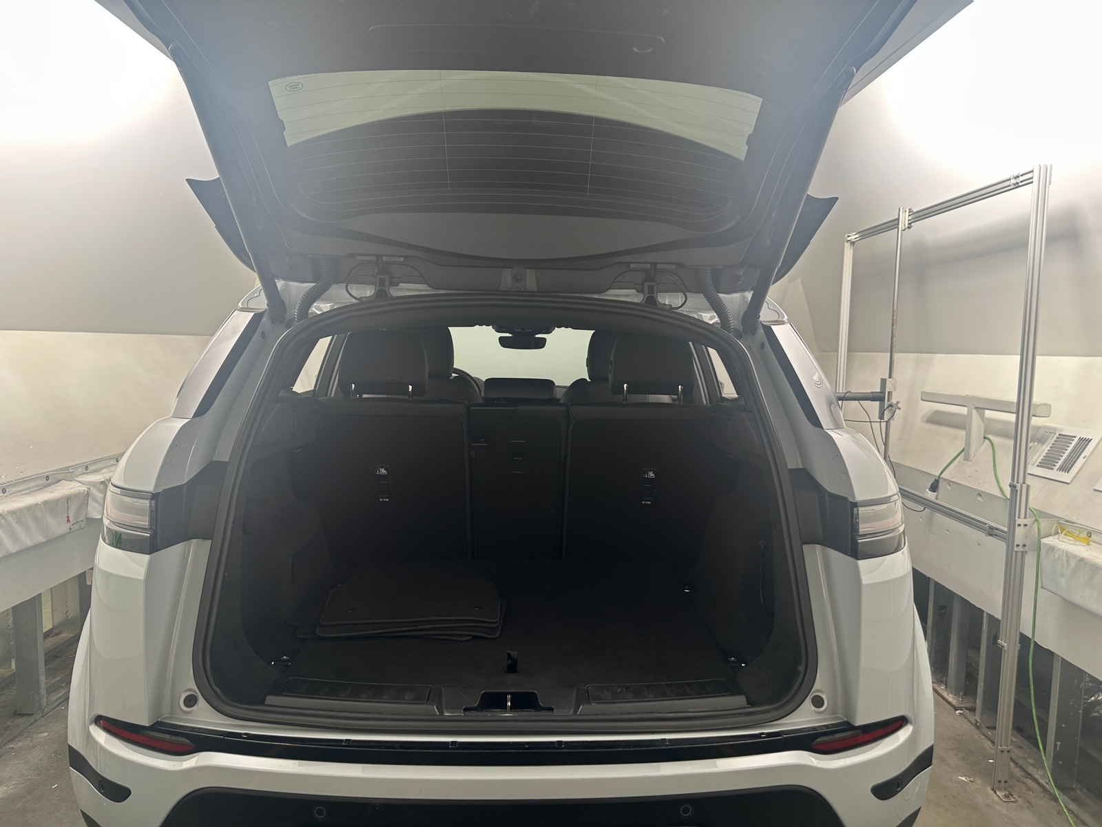 Thumbnail: 2024 Land Rover Range Rover Evoque - 6