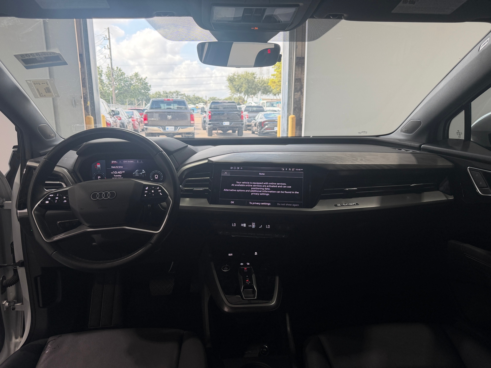 Thumbnail: 2023 Audi Q4 e-tron - 2