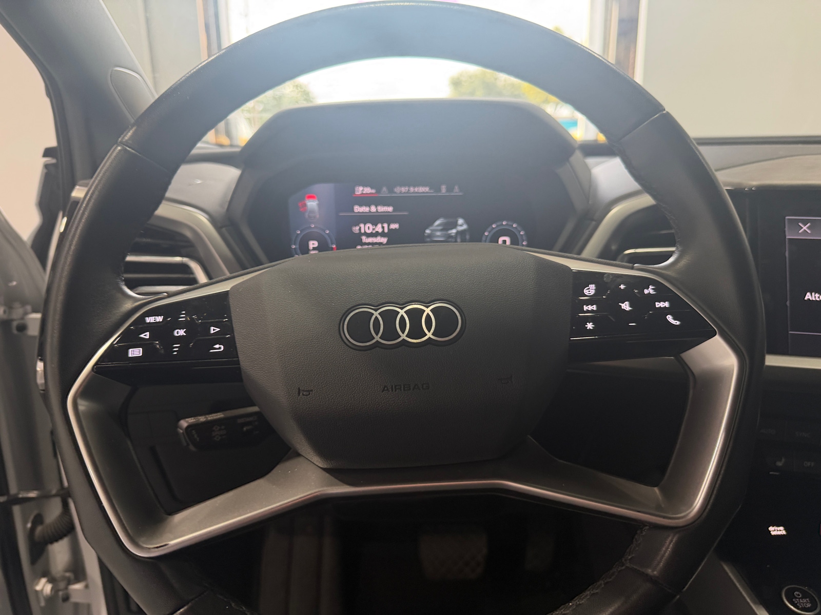 Thumbnail: 2023 Audi Q4 e-tron - 4