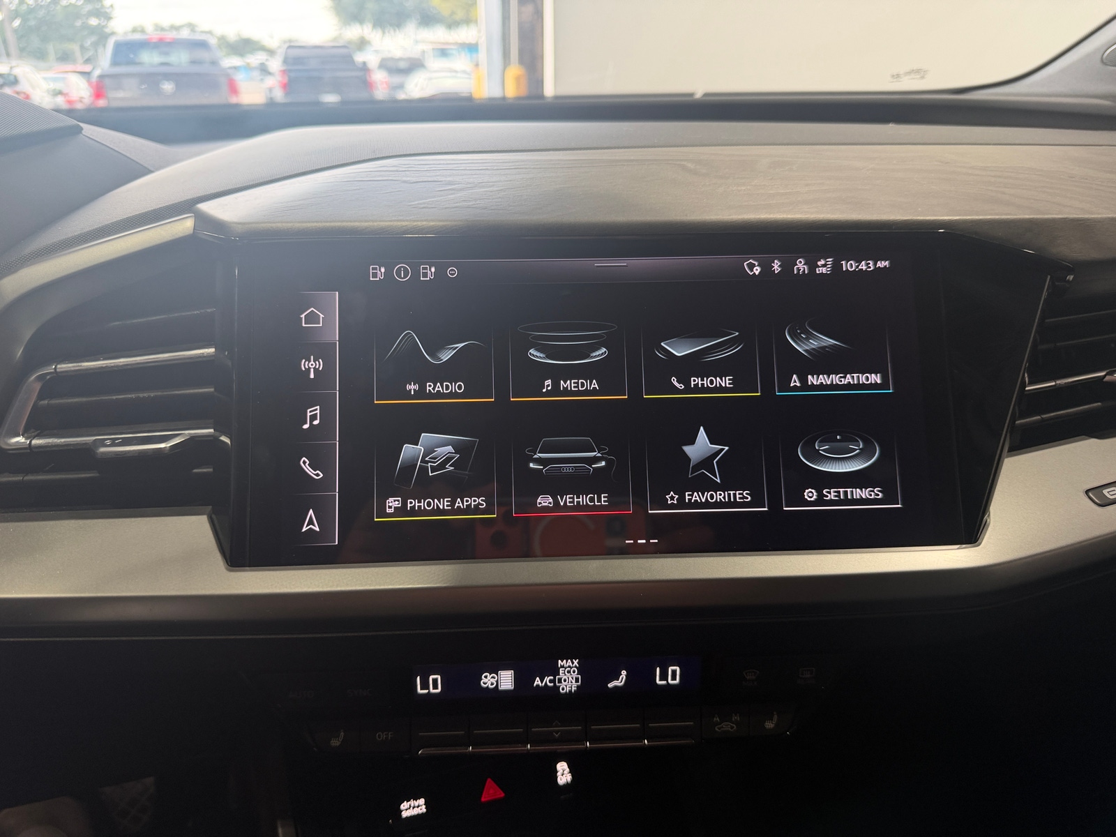 Thumbnail: 2023 Audi Q4 e-tron - 3