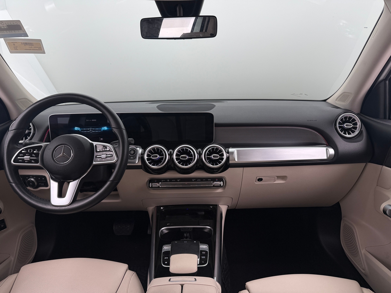 Thumbnail: 2020 Mercedes-Benz GLB - 2