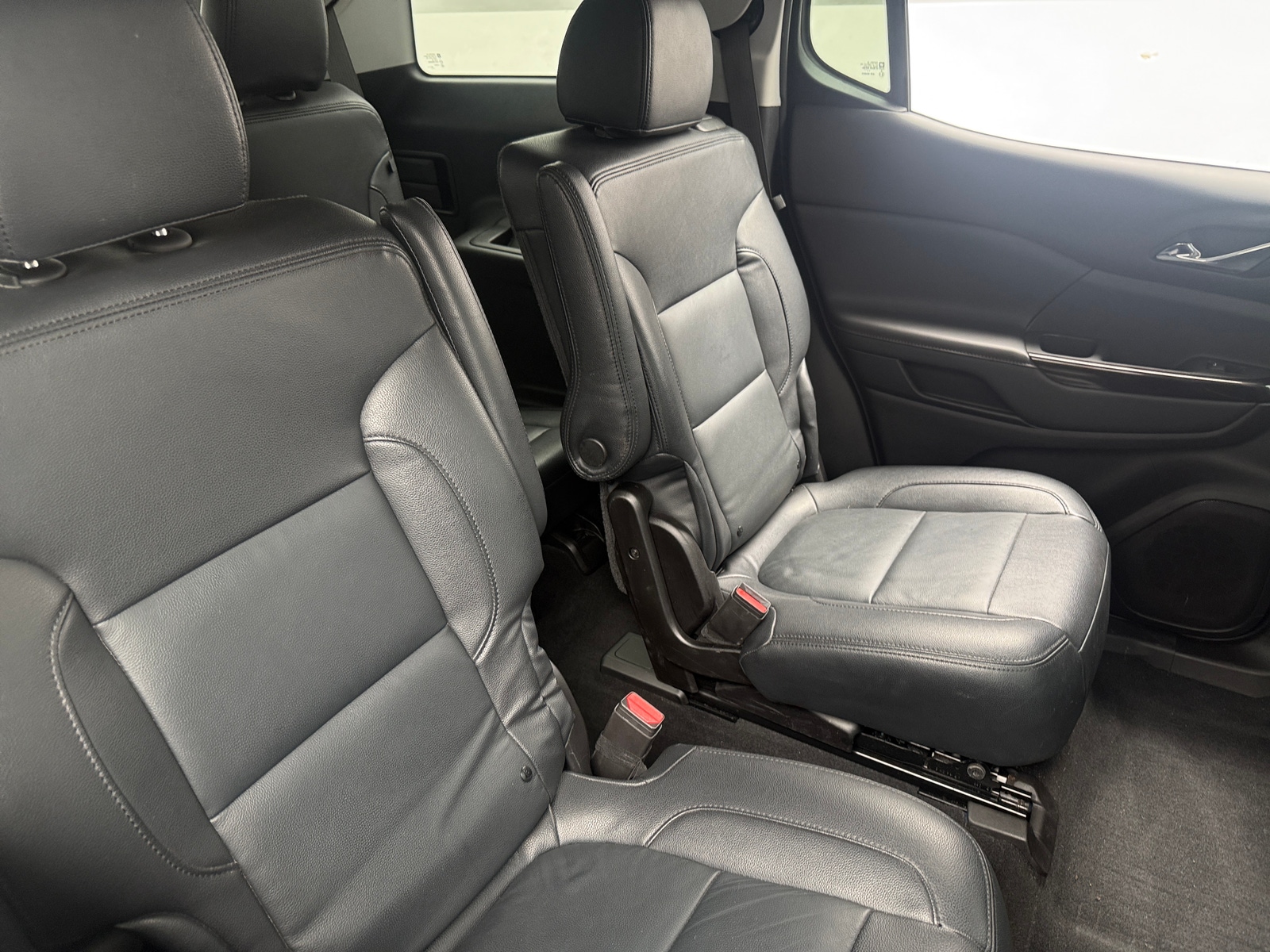 Thumbnail: 2023 GMC Acadia - 6