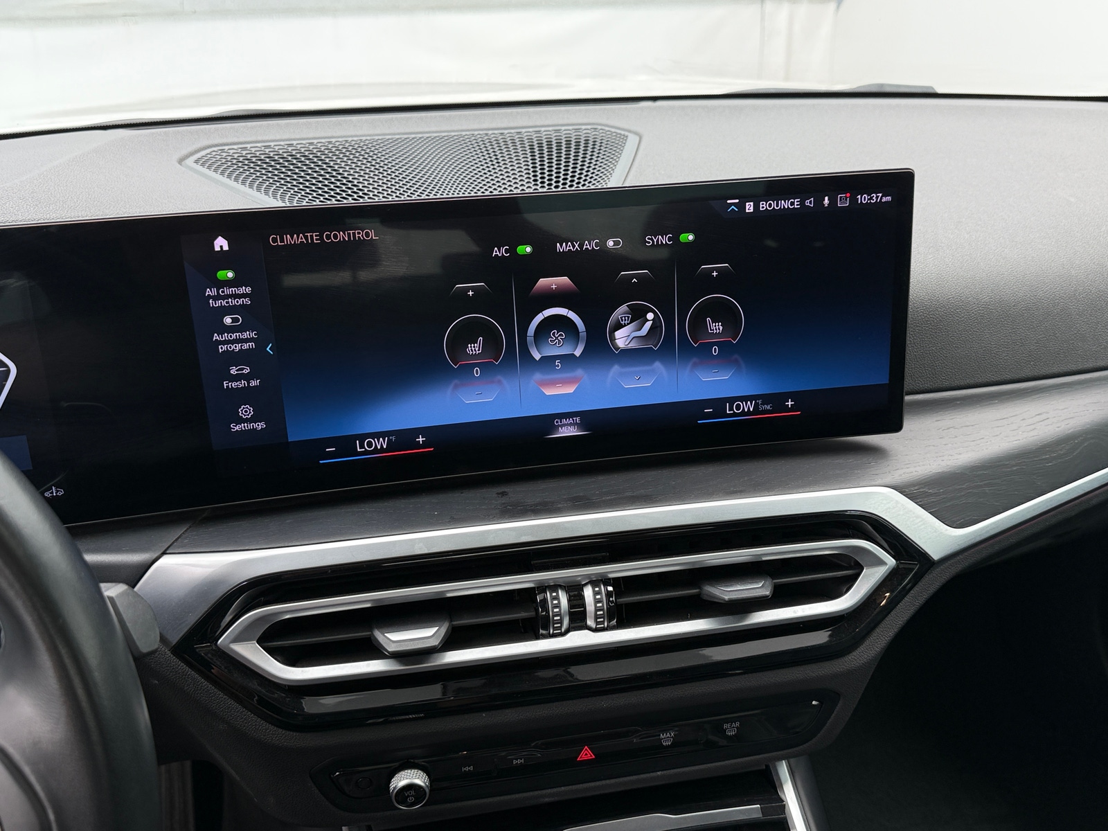 Thumbnail: 2024 BMW 3 Series - 4