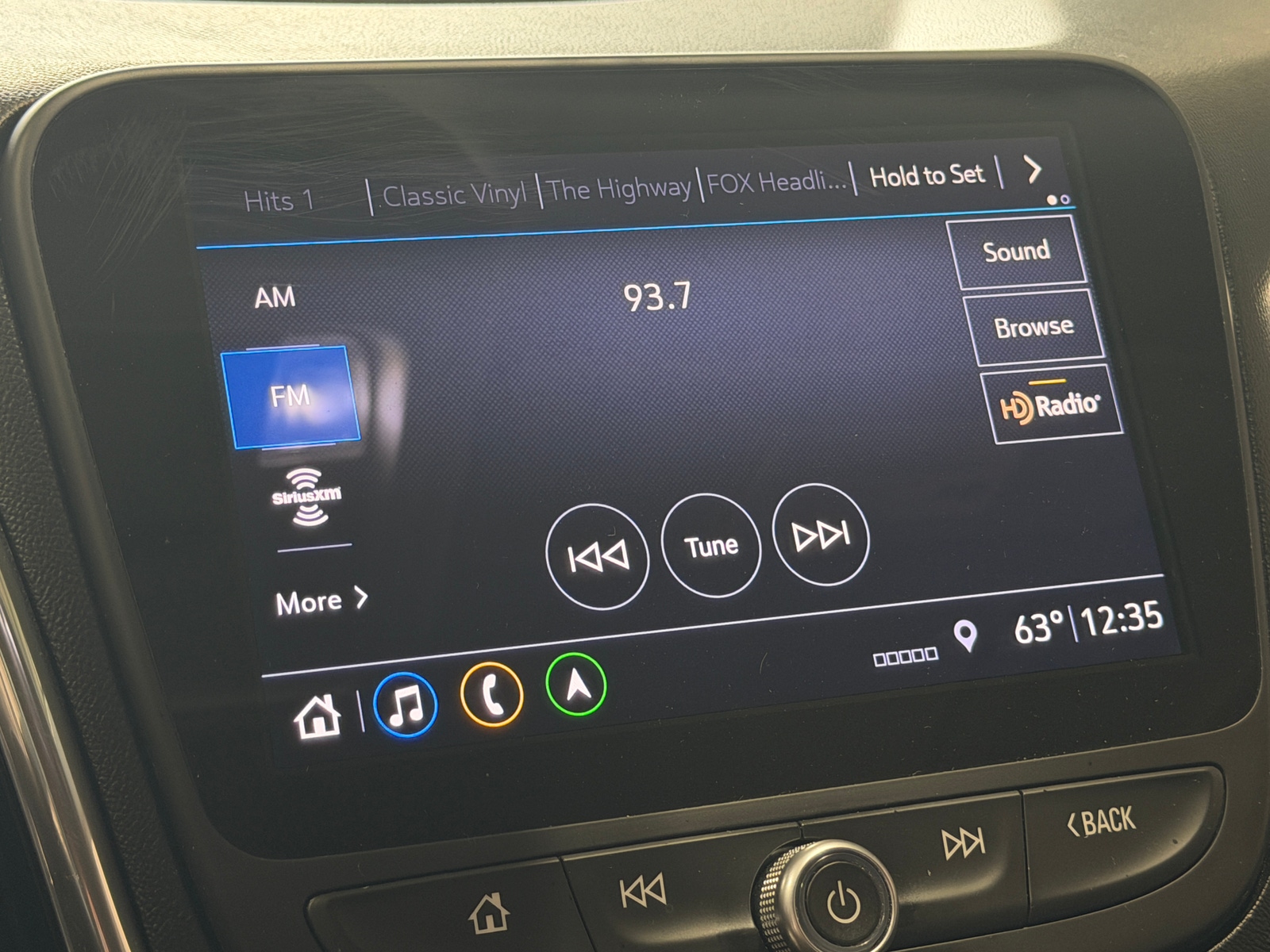 Thumbnail: 2019 Chevrolet Equinox - 3