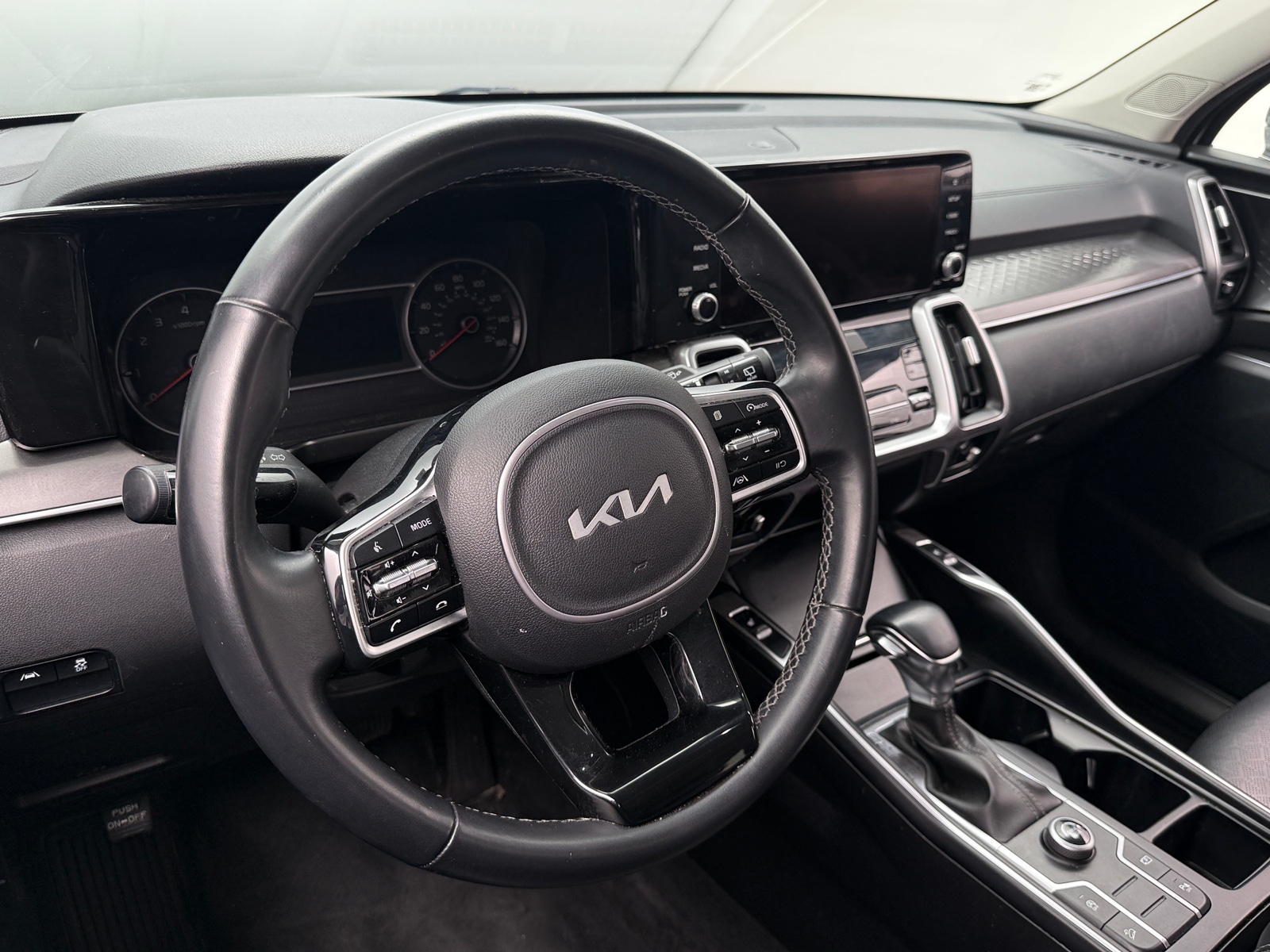 Thumbnail: 2022 Kia Sorento - 4