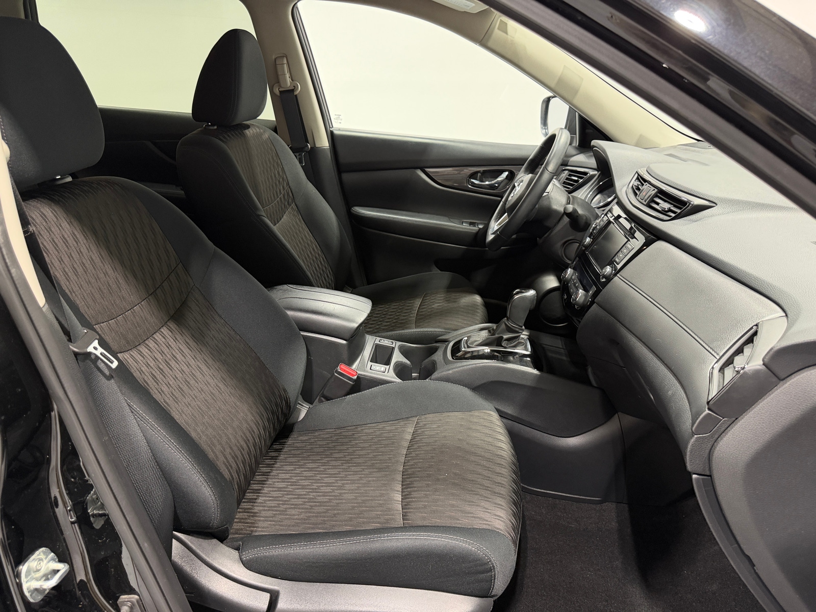 Thumbnail: 2018 Nissan Rogue - 2