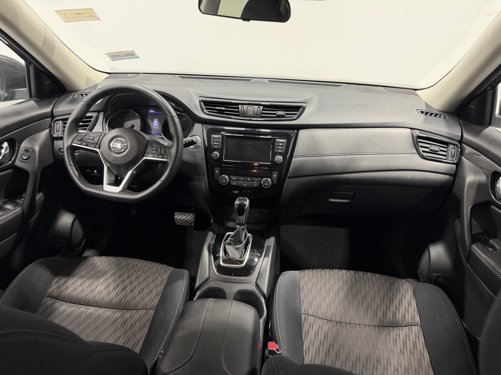 Thumbnail: 2018 Nissan Rogue - 3