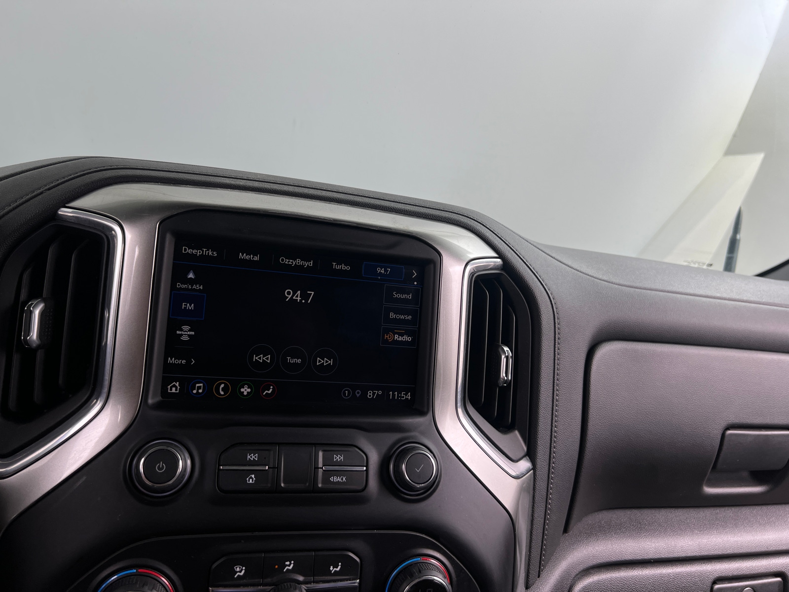 Thumbnail: 2021 Chevrolet Silverado 1500 - 4
