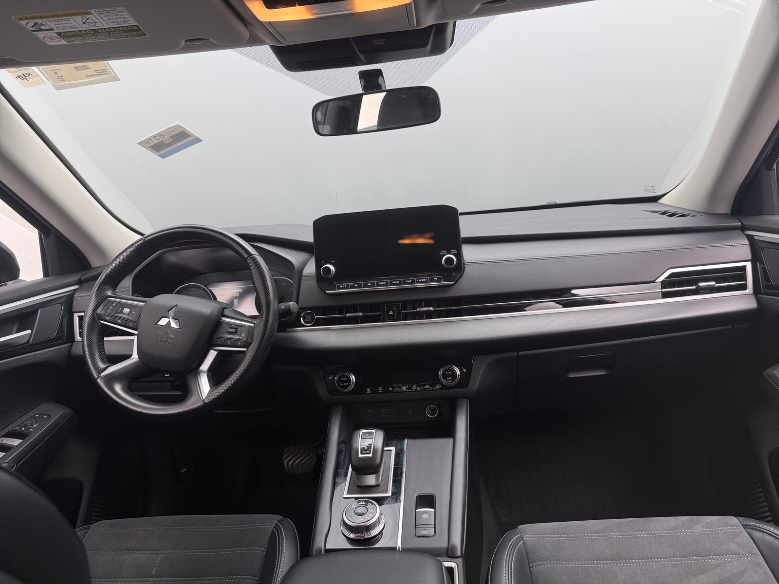 Thumbnail: 2024 Mitsubishi Outlander - 2