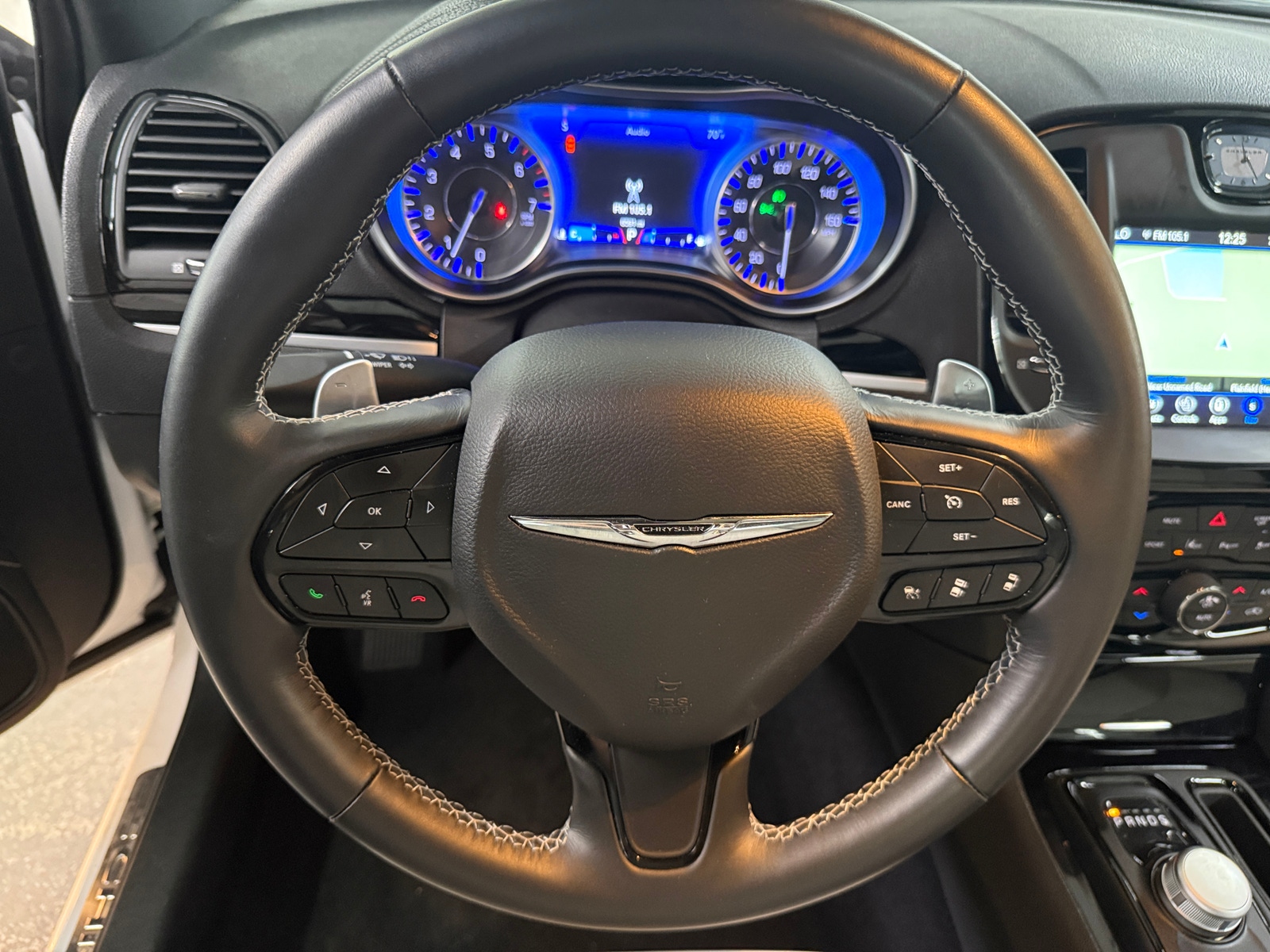 Thumbnail: 2021 Chrysler 300 - 4