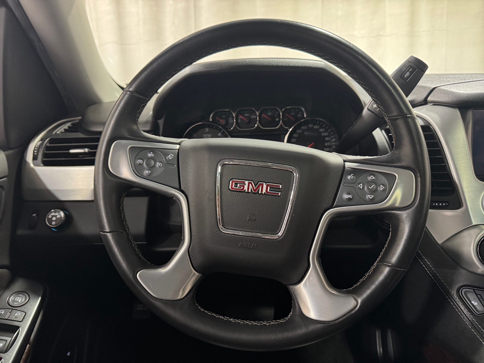 Thumbnail: 2018 GMC Yukon - 4