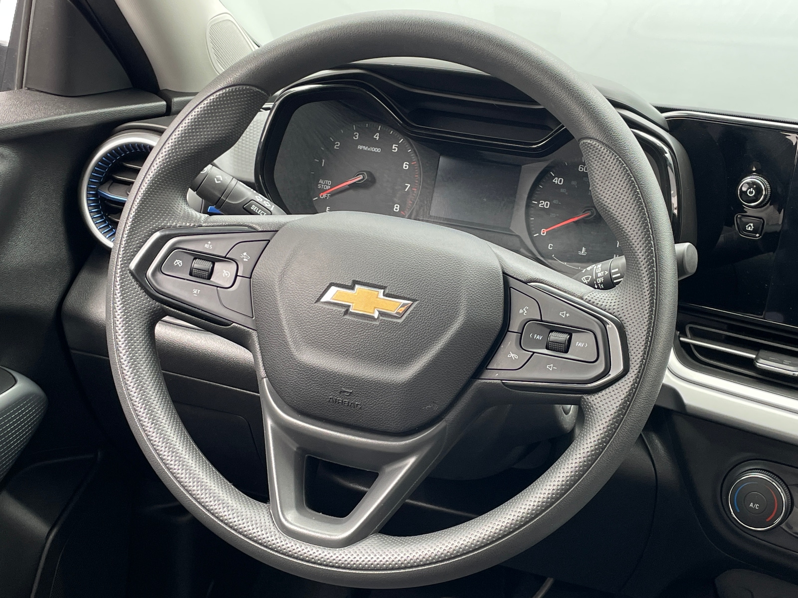 Thumbnail: 2026 Chevrolet Trax - 5