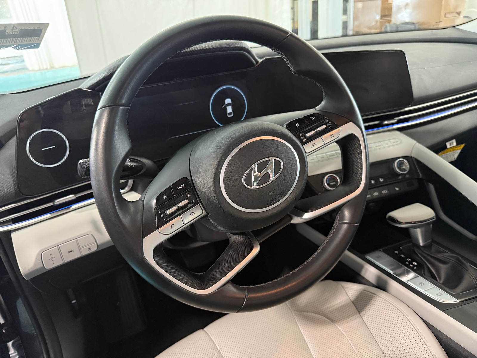 Thumbnail: 2023 Hyundai Elantra - 4