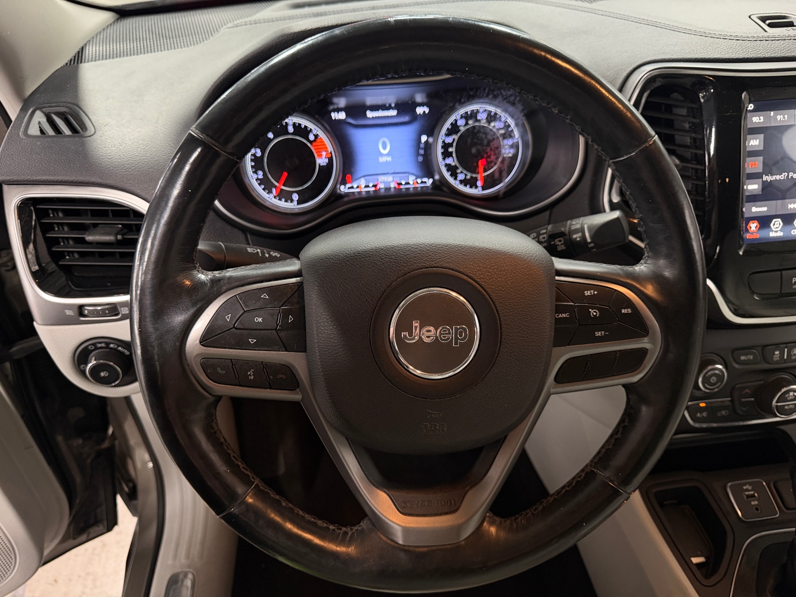 Thumbnail: 2019 Jeep Cherokee - 4