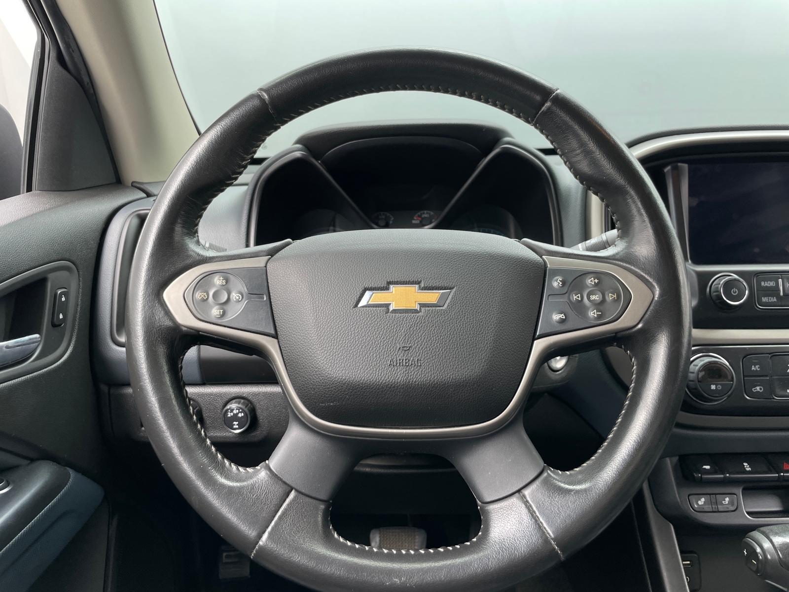 Thumbnail: 2015 Chevrolet Colorado - 4