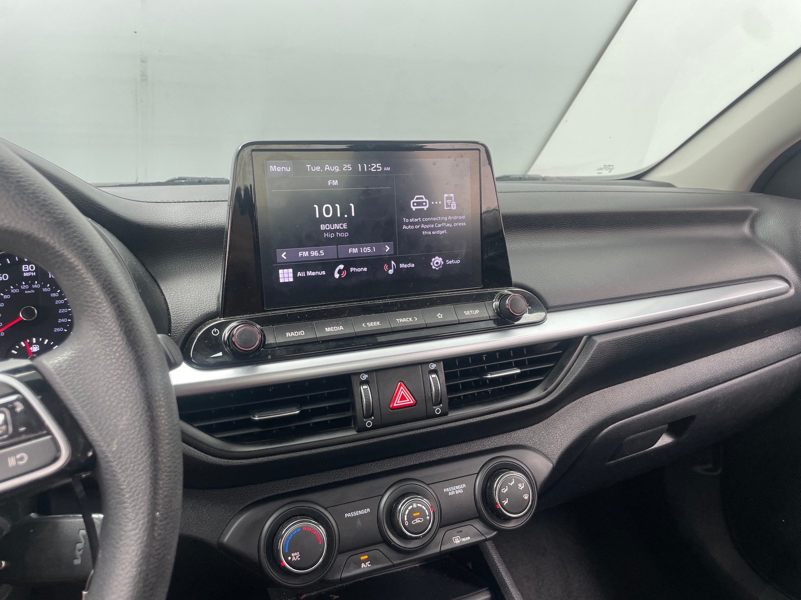 Thumbnail: 2024 Kia Forte - 4