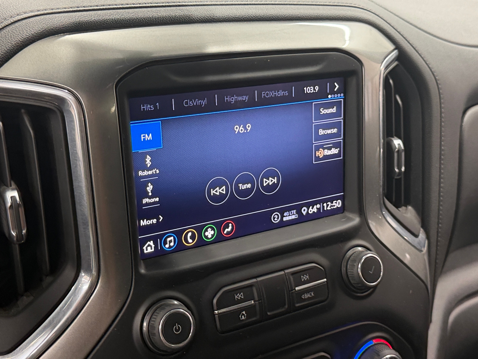 Thumbnail: 2020 Chevrolet Silverado 1500 - 4
