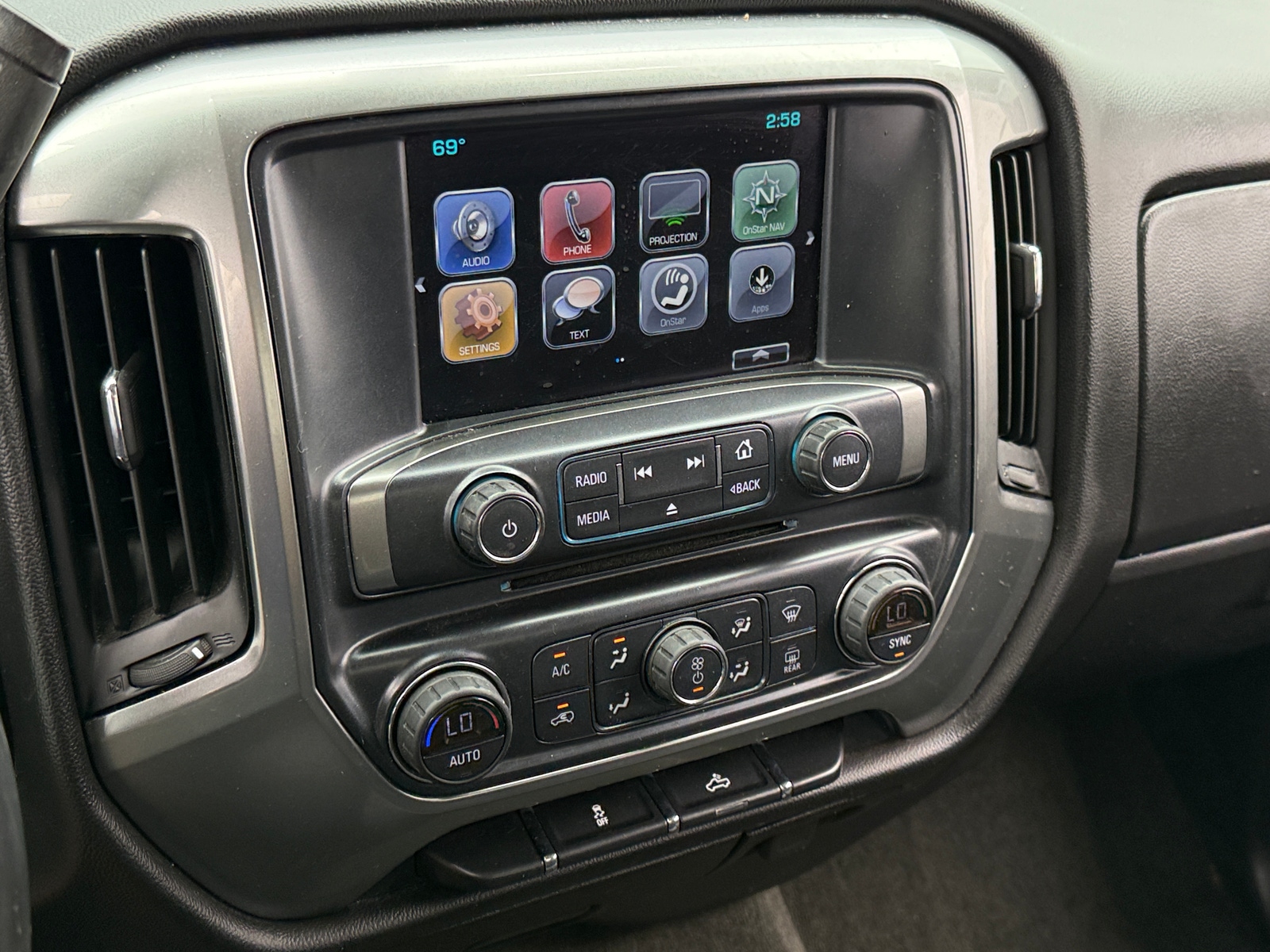 Thumbnail: 2017 Chevrolet Silverado 1500 - 4