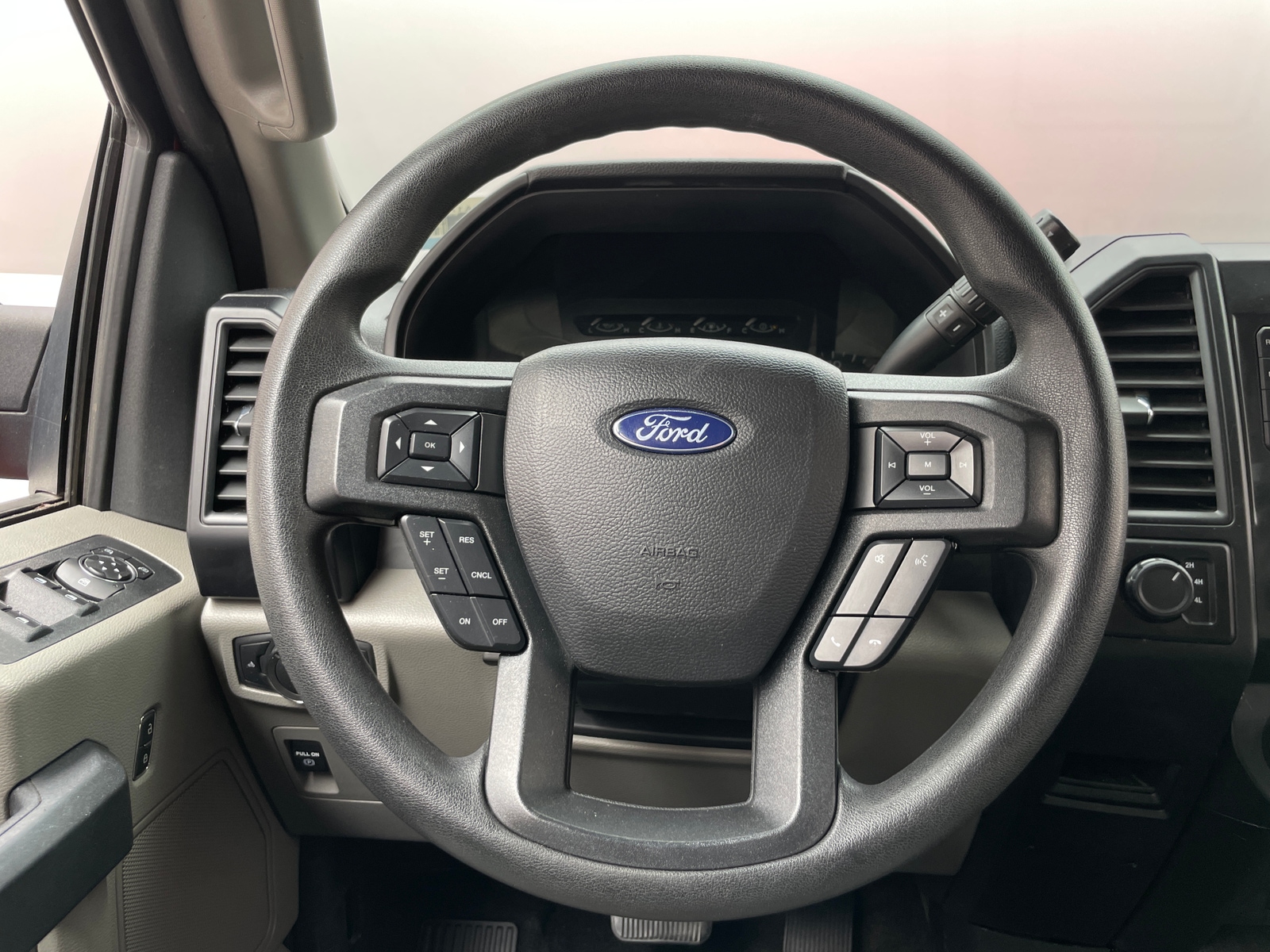 Thumbnail: 2020 Ford Econoline - 5
