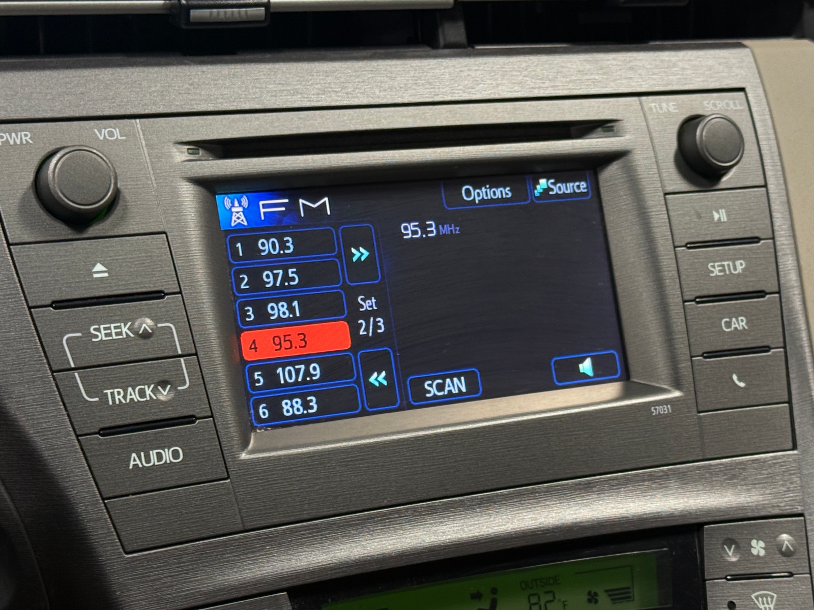 Thumbnail: 2015 Toyota Prius - 4