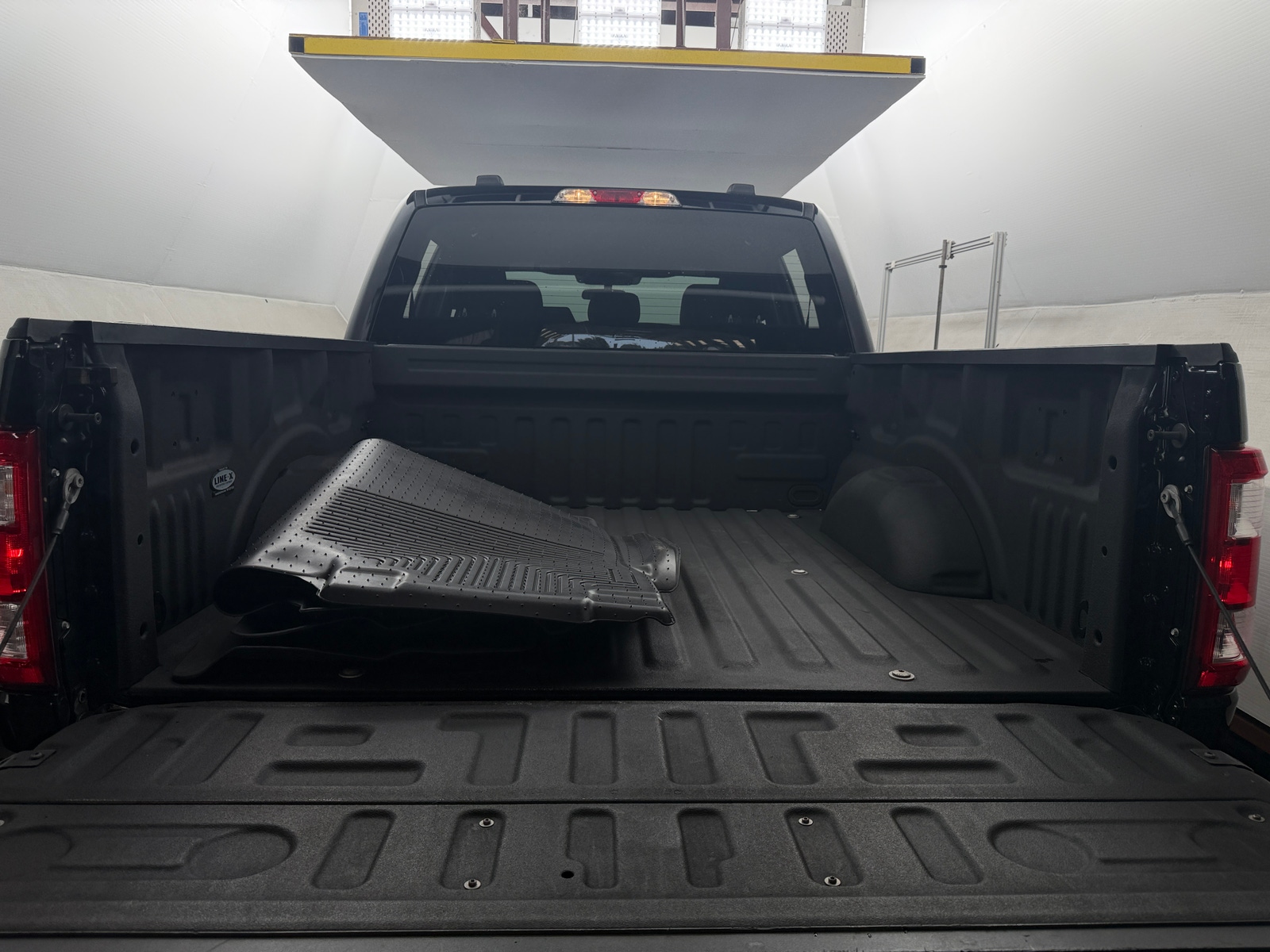 Thumbnail: 2022 Ford Econoline - 7