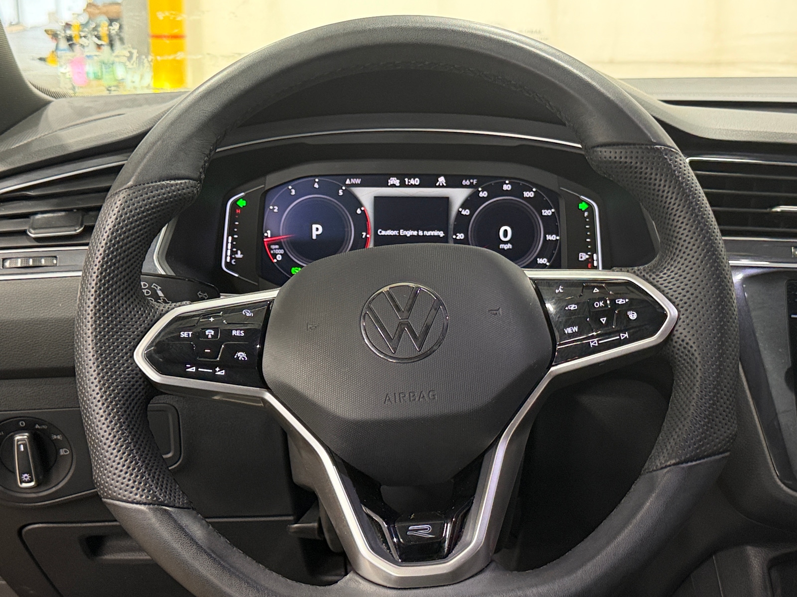 Thumbnail: 2022 Volkswagen Tiguan - 4