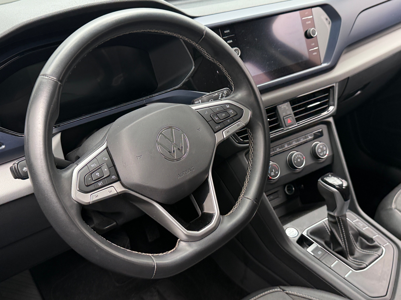 Thumbnail: 2022 Volkswagen Taos - 5
