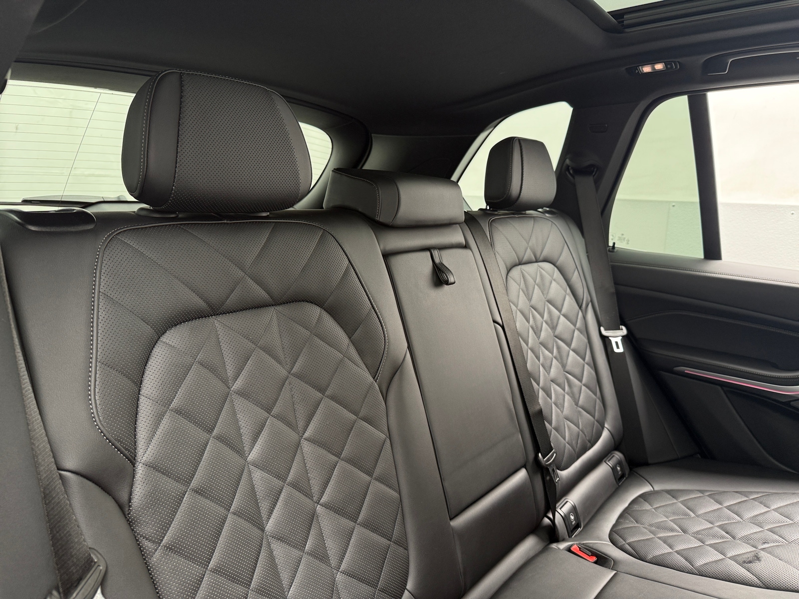 Thumbnail: 2026 BMW X5 - 6