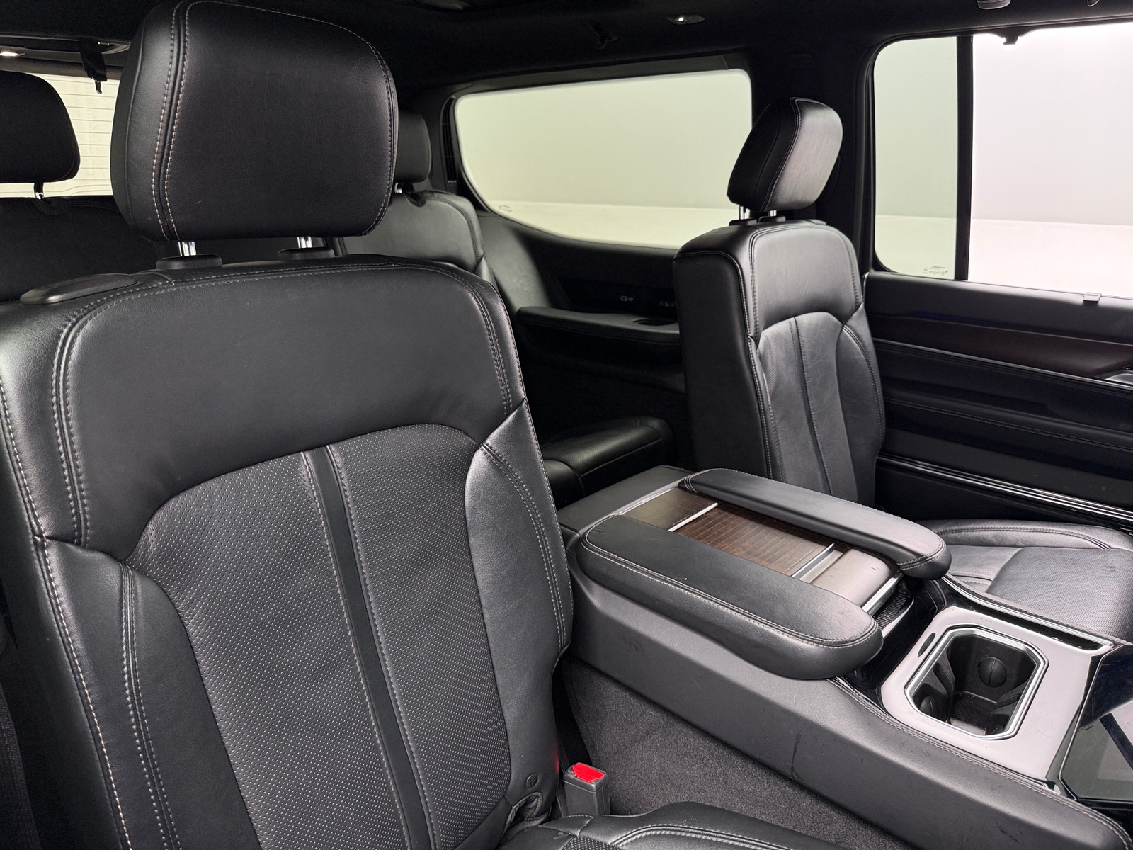 Thumbnail: 2023 Jeep Grand Wagoneer - 5
