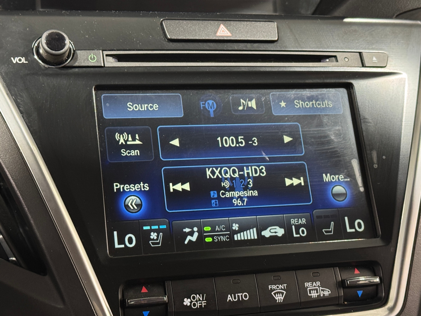Thumbnail: 2017 Acura MDX - 3