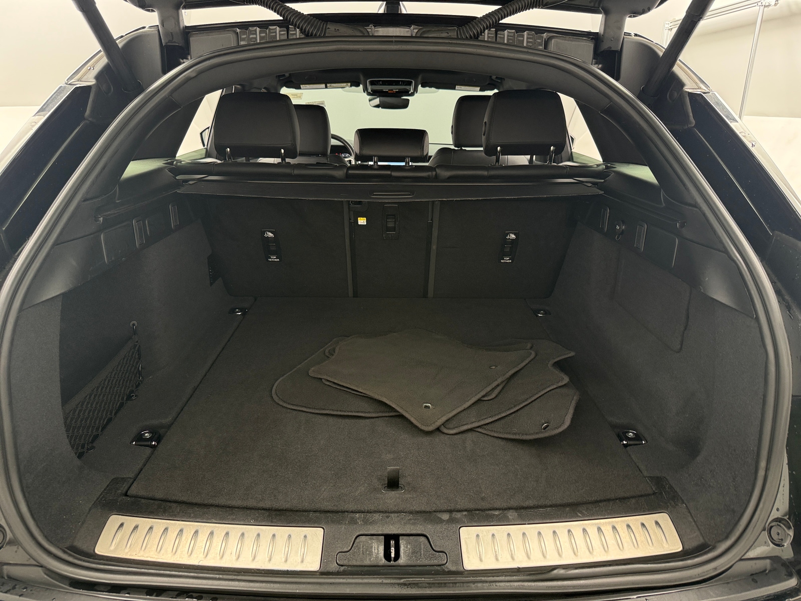 Thumbnail: 2025 Land Rover Range Rover Velar - 7