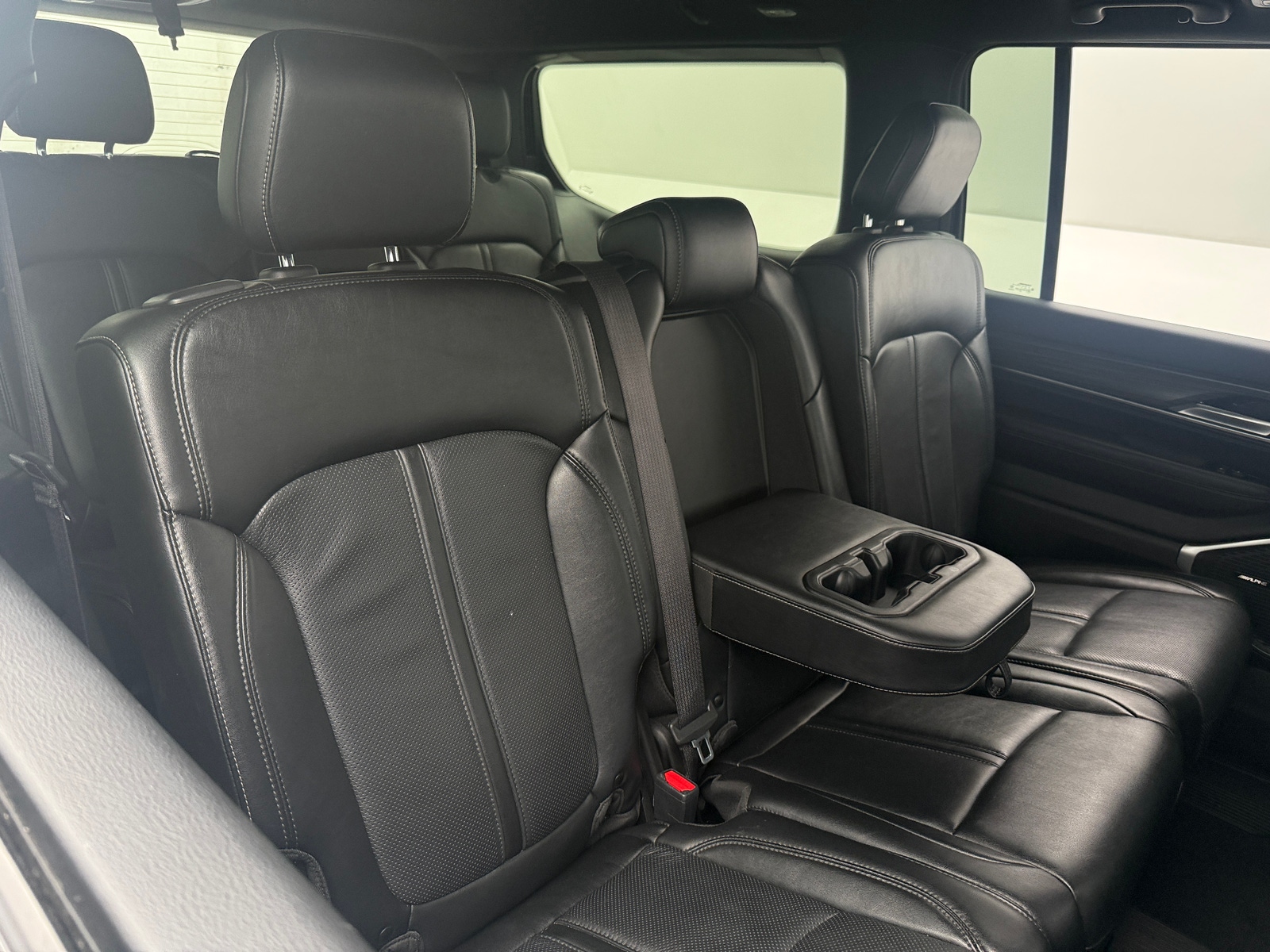 Thumbnail: 2024 Jeep Wagoneer - 5