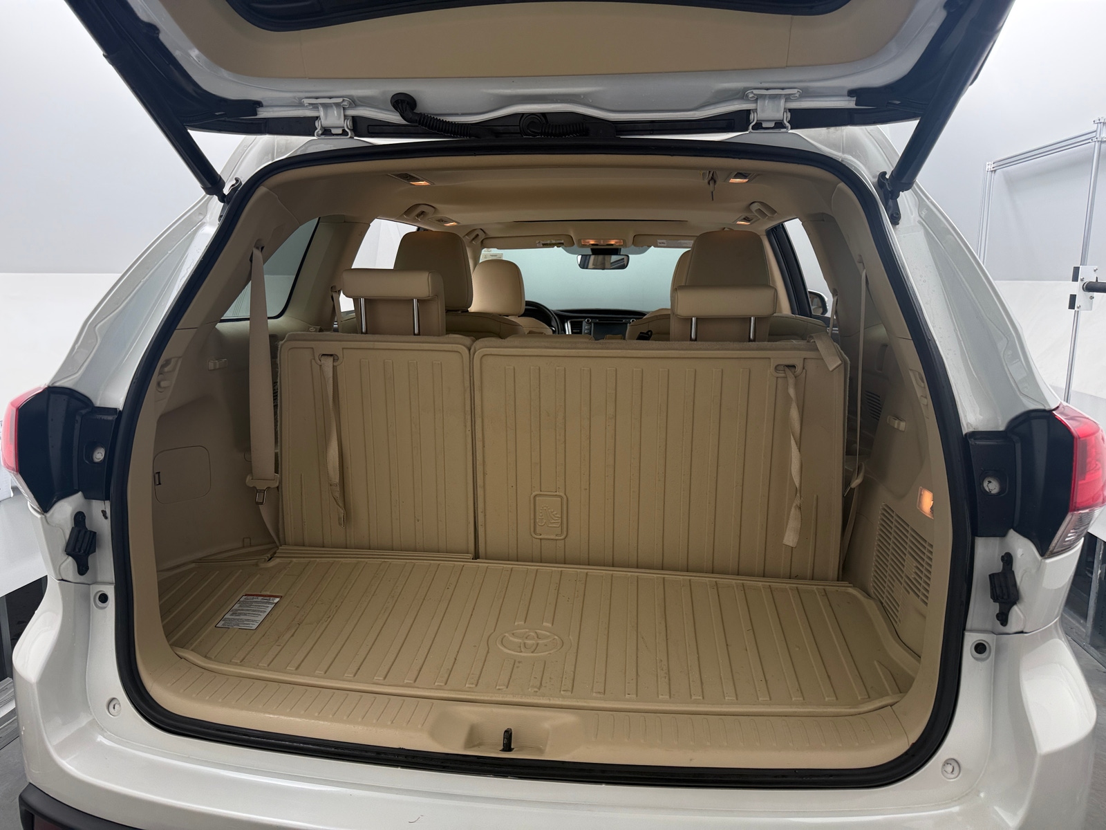 Thumbnail: 2019 Toyota Highlander - 6
