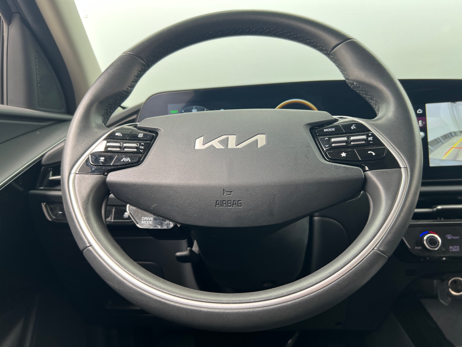 Thumbnail: 2024 Kia Niro - 4