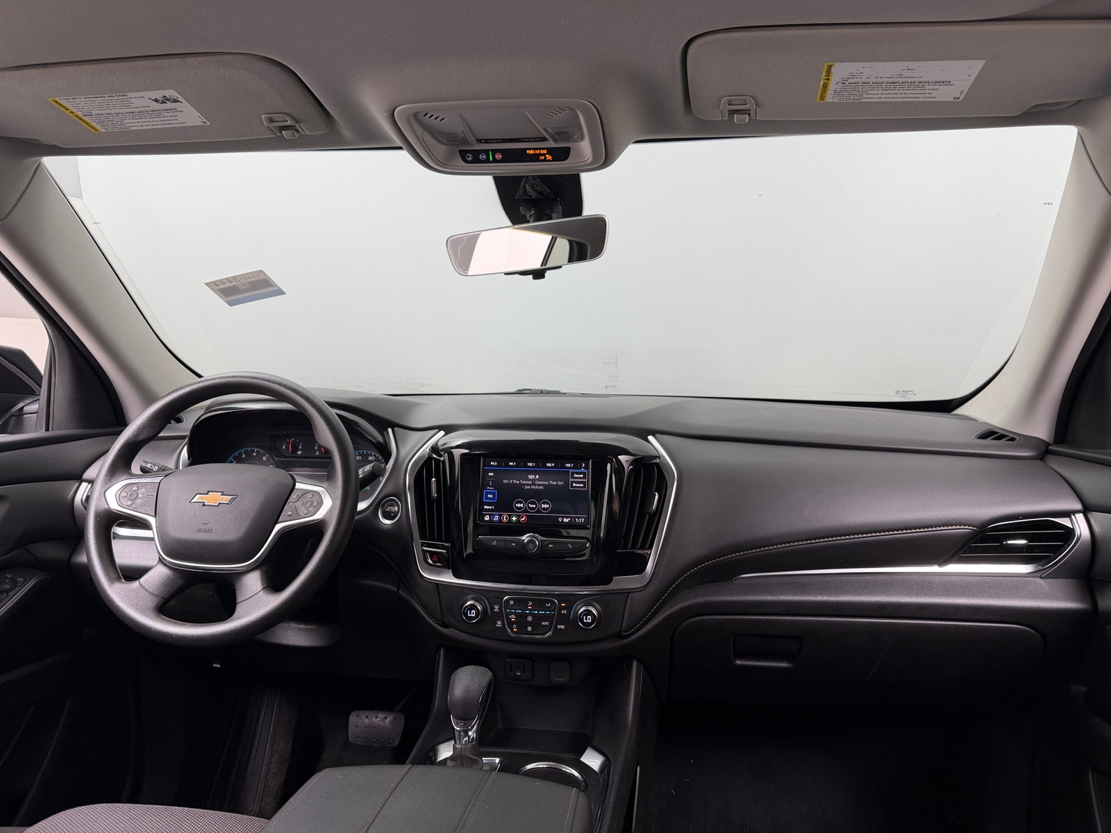 Thumbnail: 2021 Chevrolet Traverse - 3