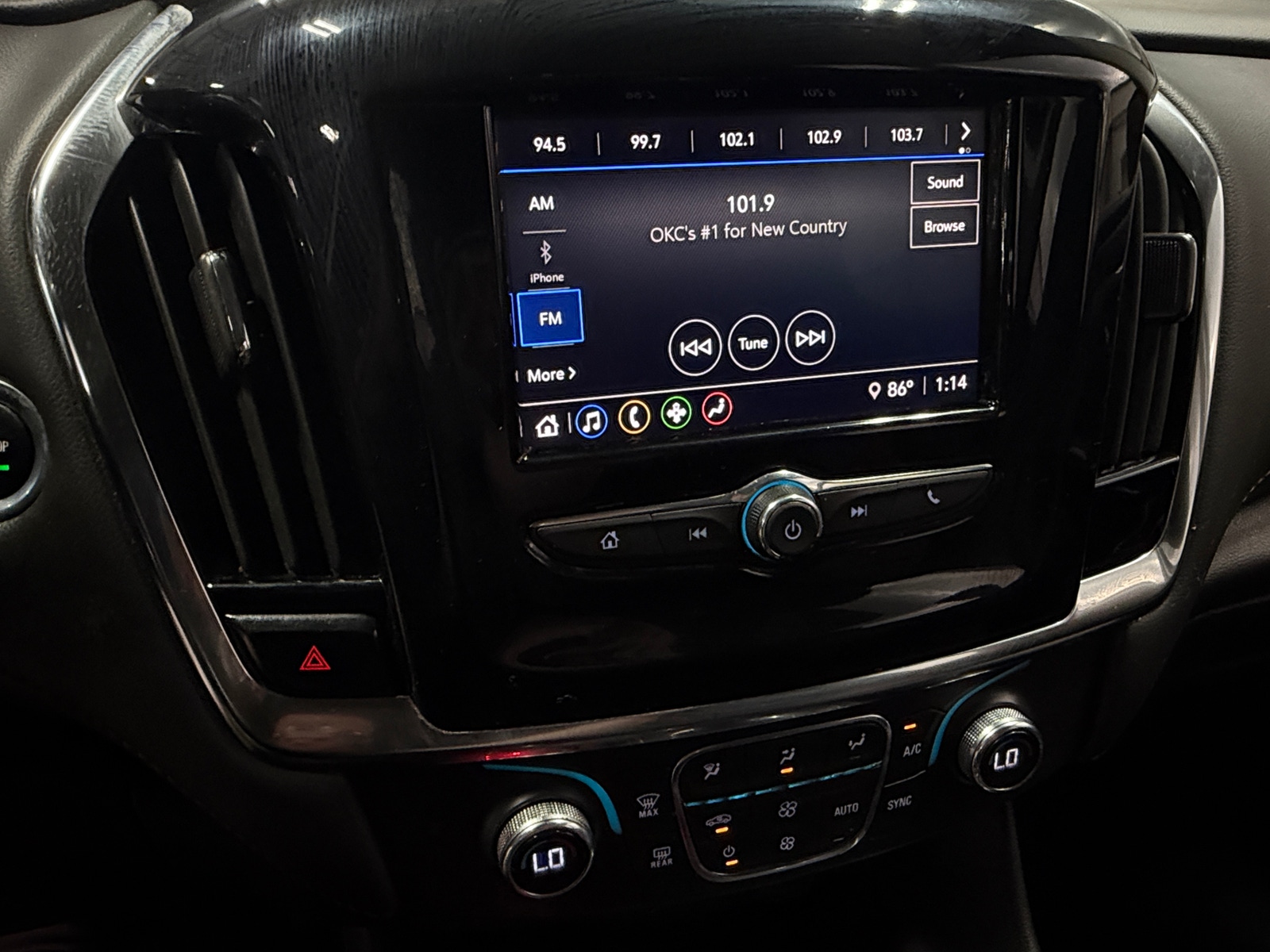 Thumbnail: 2021 Chevrolet Traverse - 4