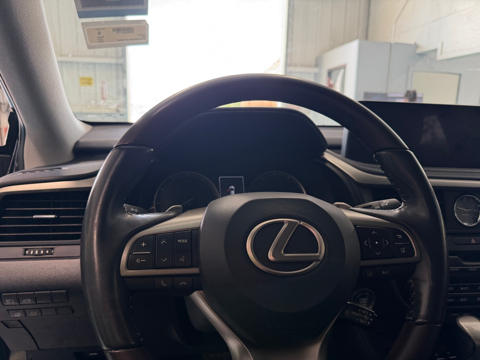 Thumbnail: 2020 Lexus RX - 4