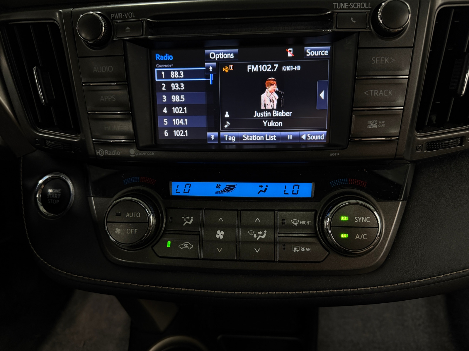 Thumbnail: 2014 Toyota RAV4 - 4