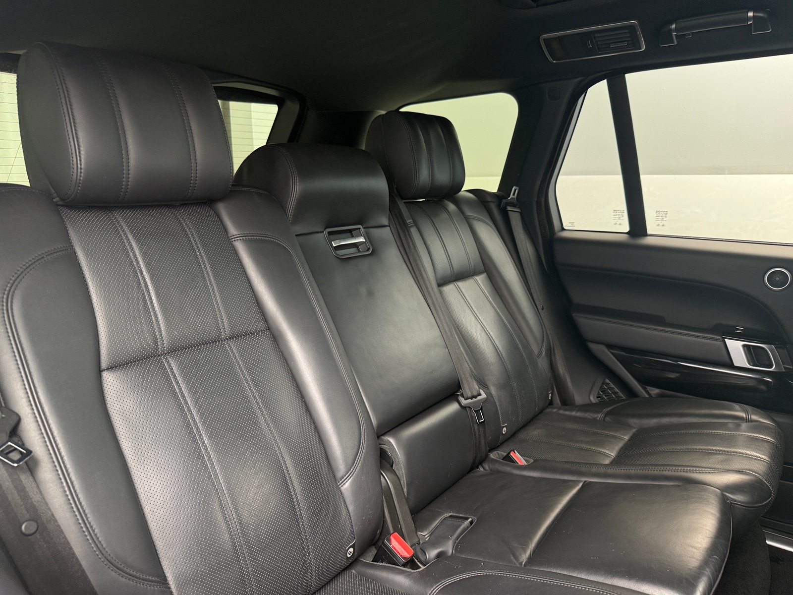 Thumbnail: 2015 Land Rover Range Rover - 6