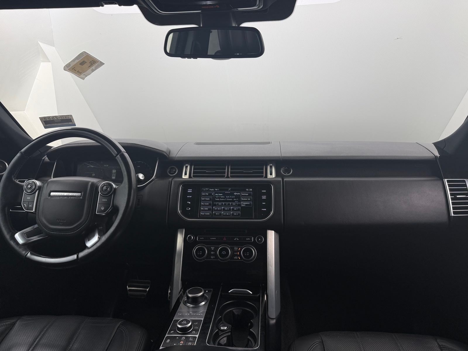 Thumbnail: 2015 Land Rover Range Rover - 3