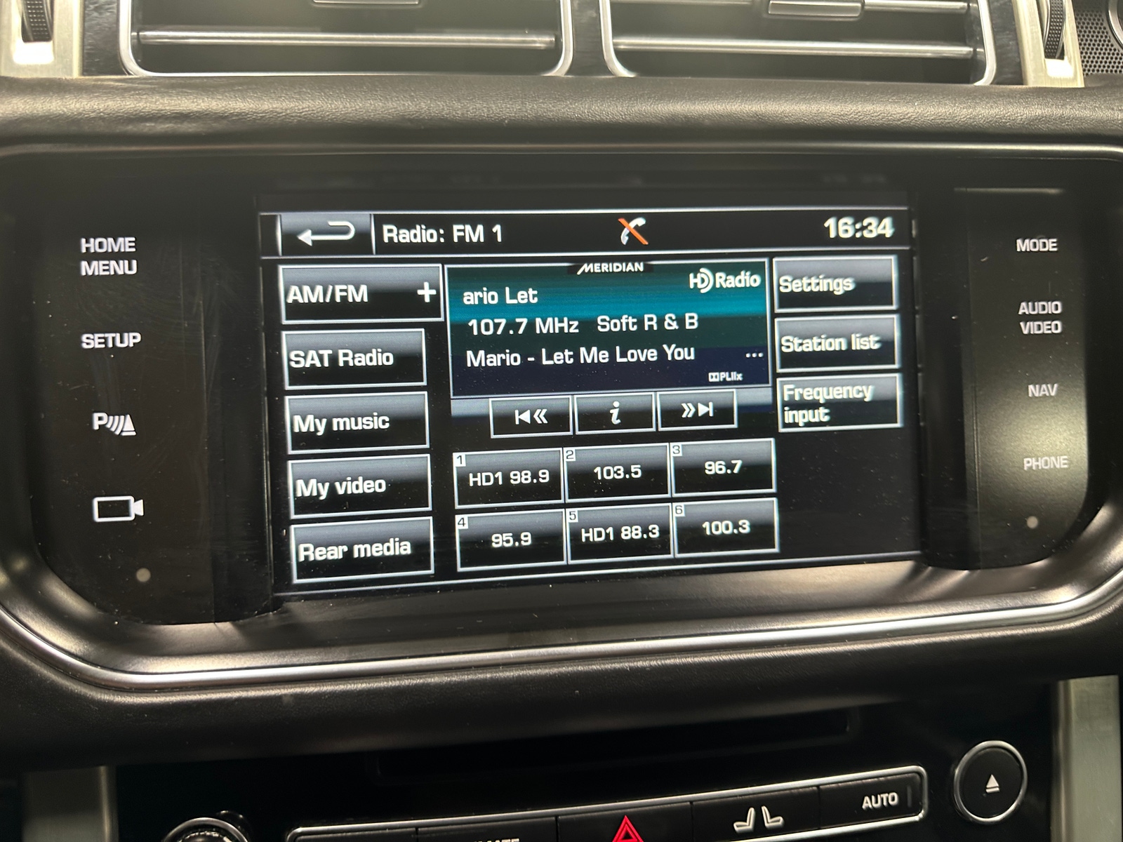 Thumbnail: 2015 Land Rover Range Rover - 4