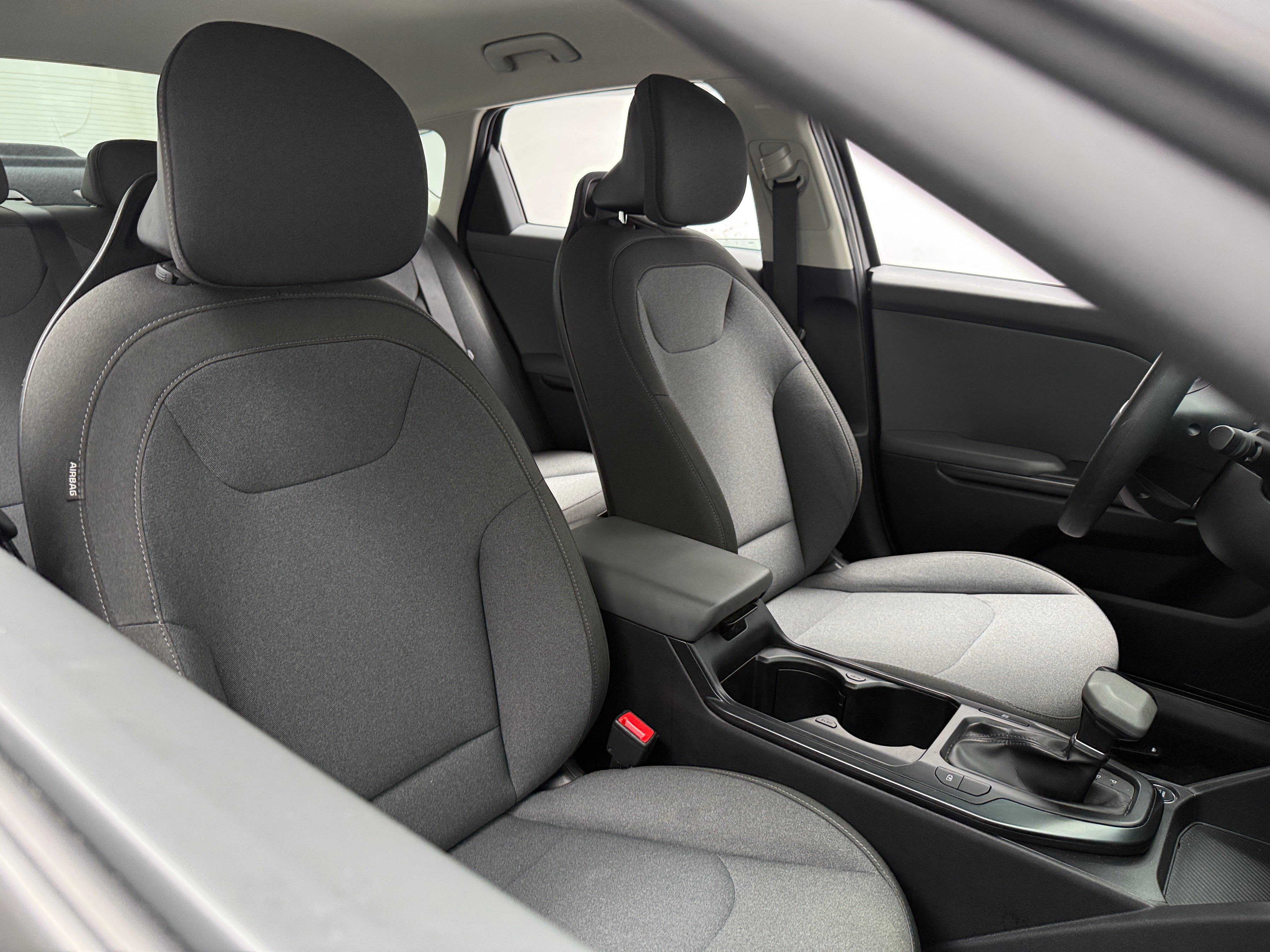 2025 Kia K4 LXS - Photo 8