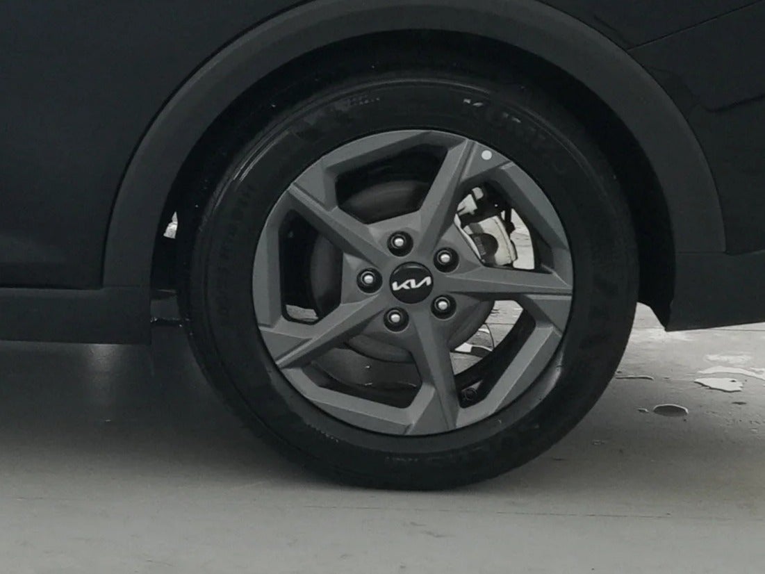 2025 Kia K4 LXS - Photo 17