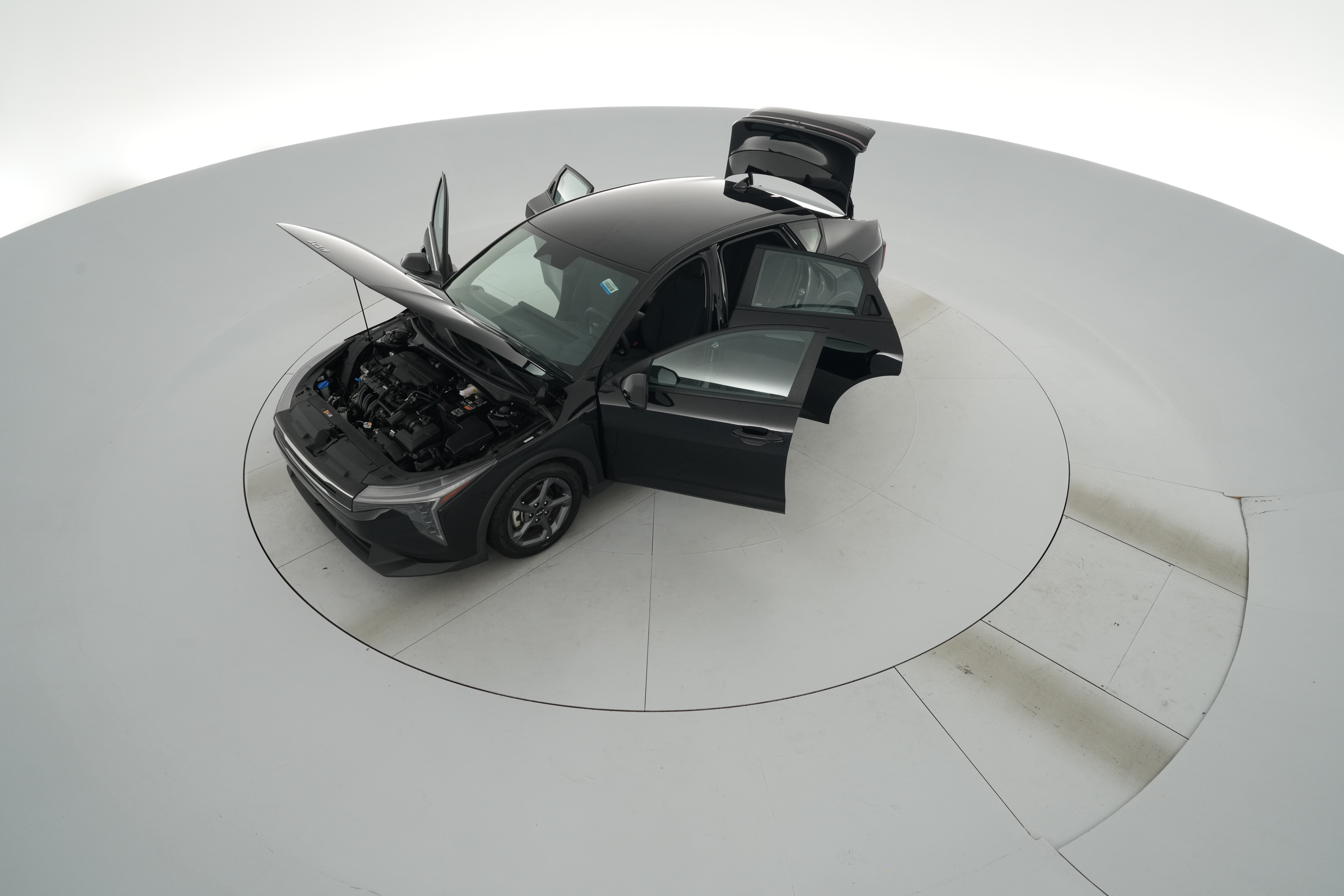 2025 Kia K4 LXS - Photo 40