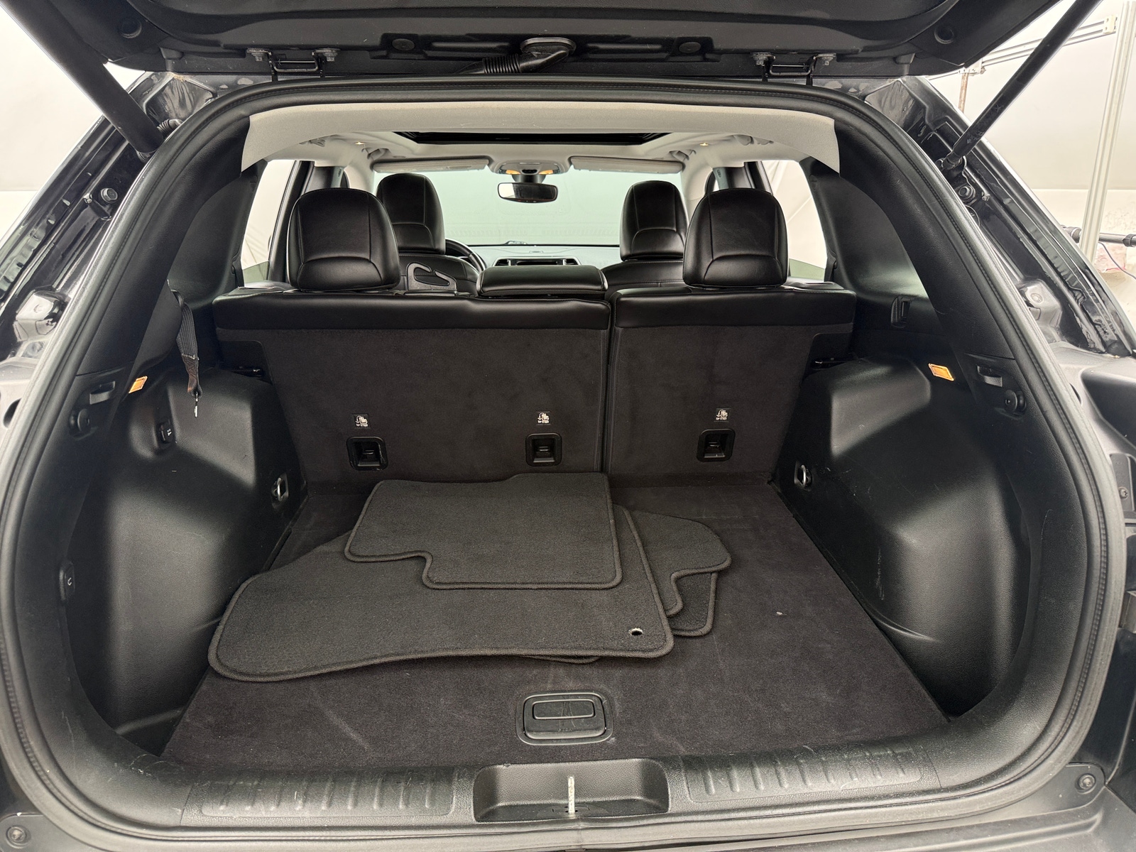 Thumbnail: 2019 Jeep Cherokee - 6