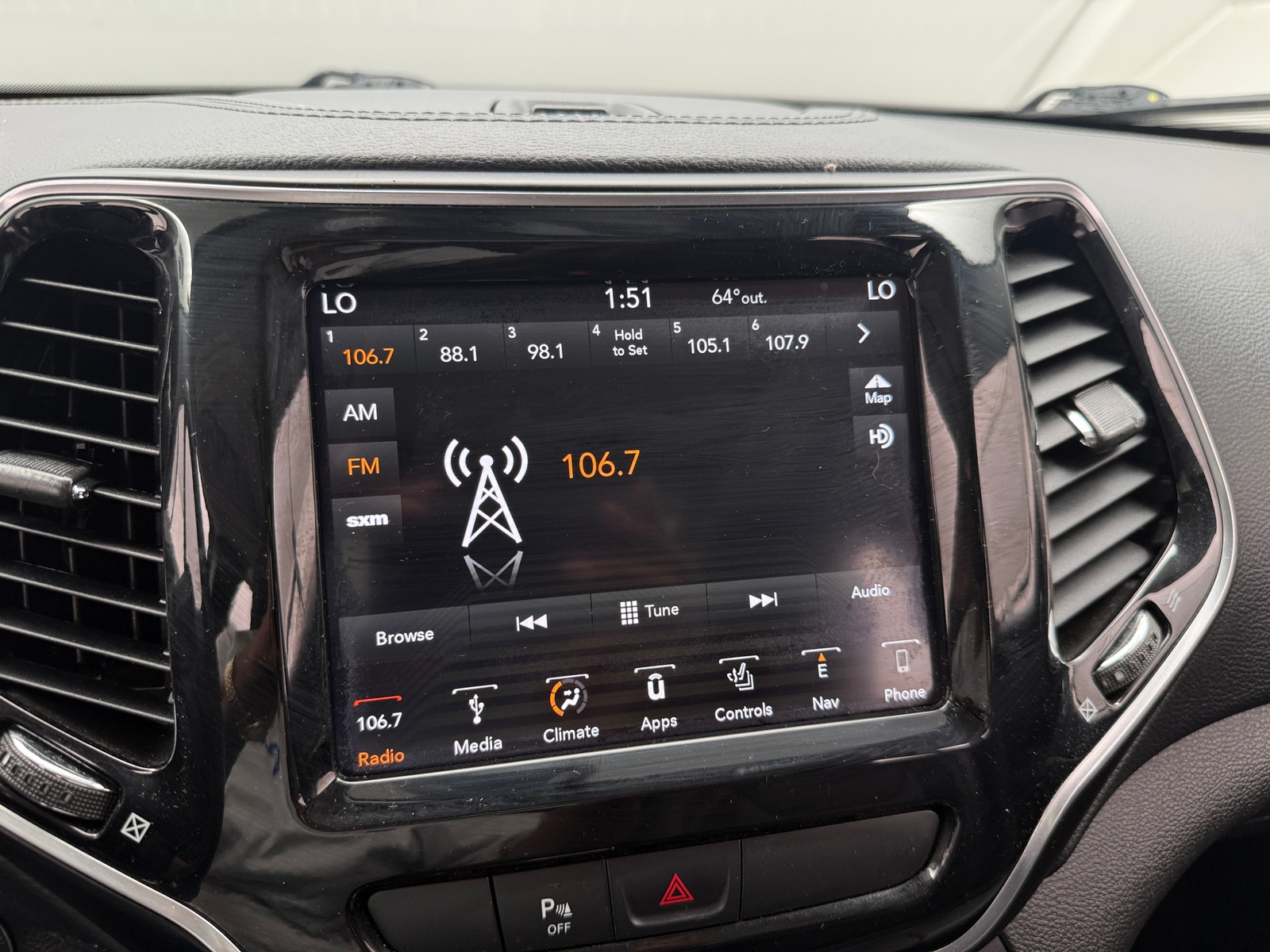 Thumbnail: 2019 Jeep Cherokee - 3