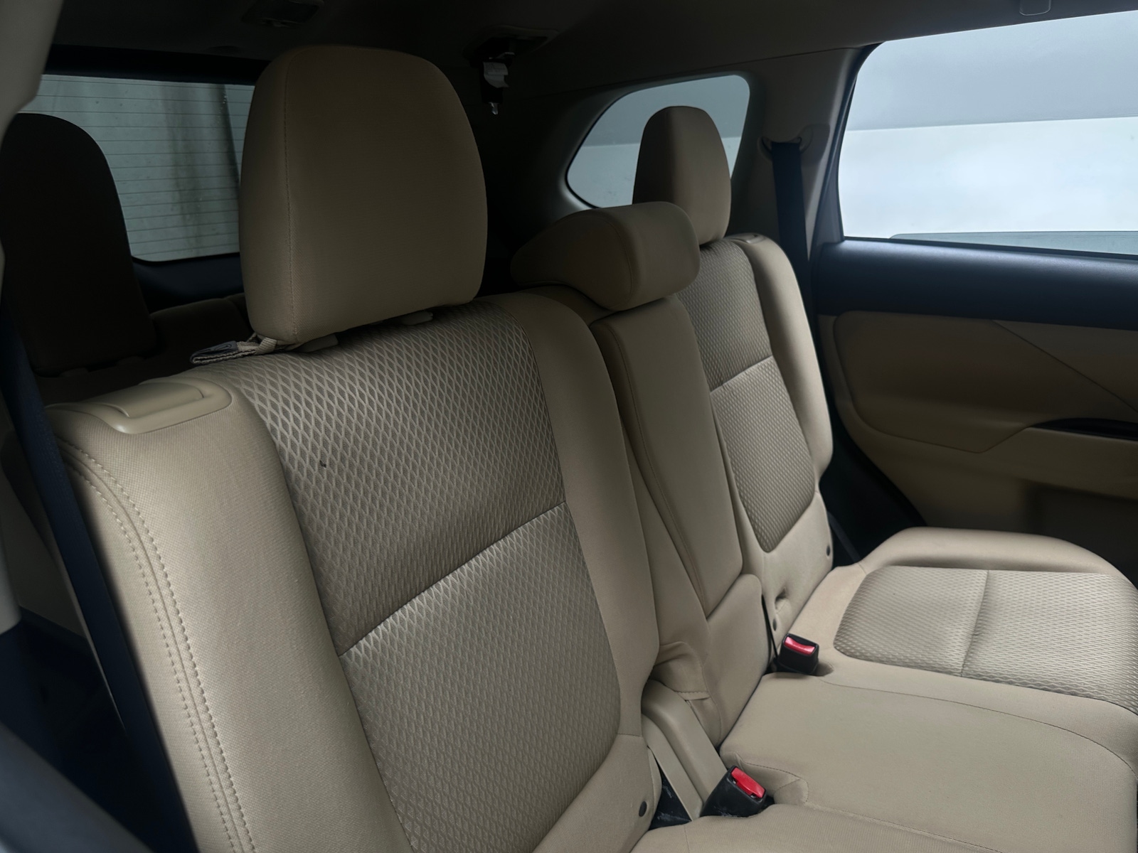 Thumbnail: 2017 Mitsubishi Outlander - 6